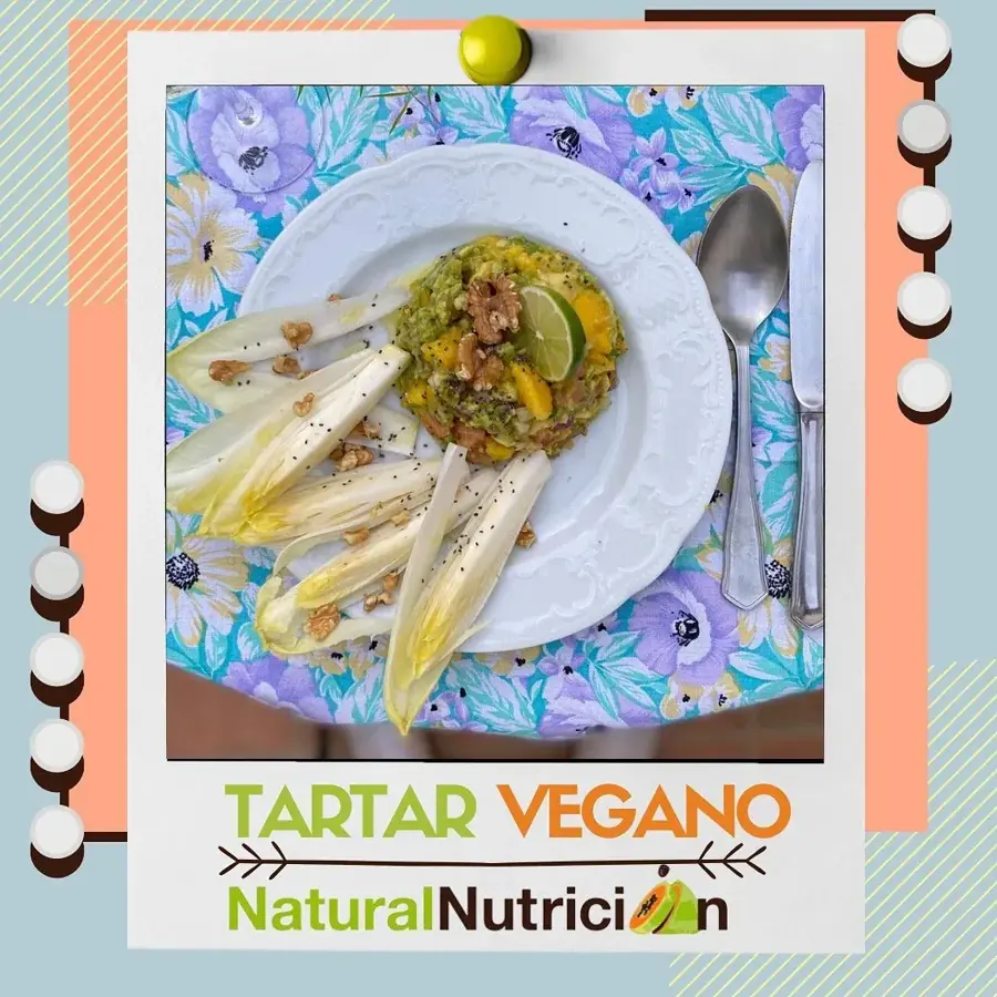 Tartar vegano de aguacate, tomate y mango